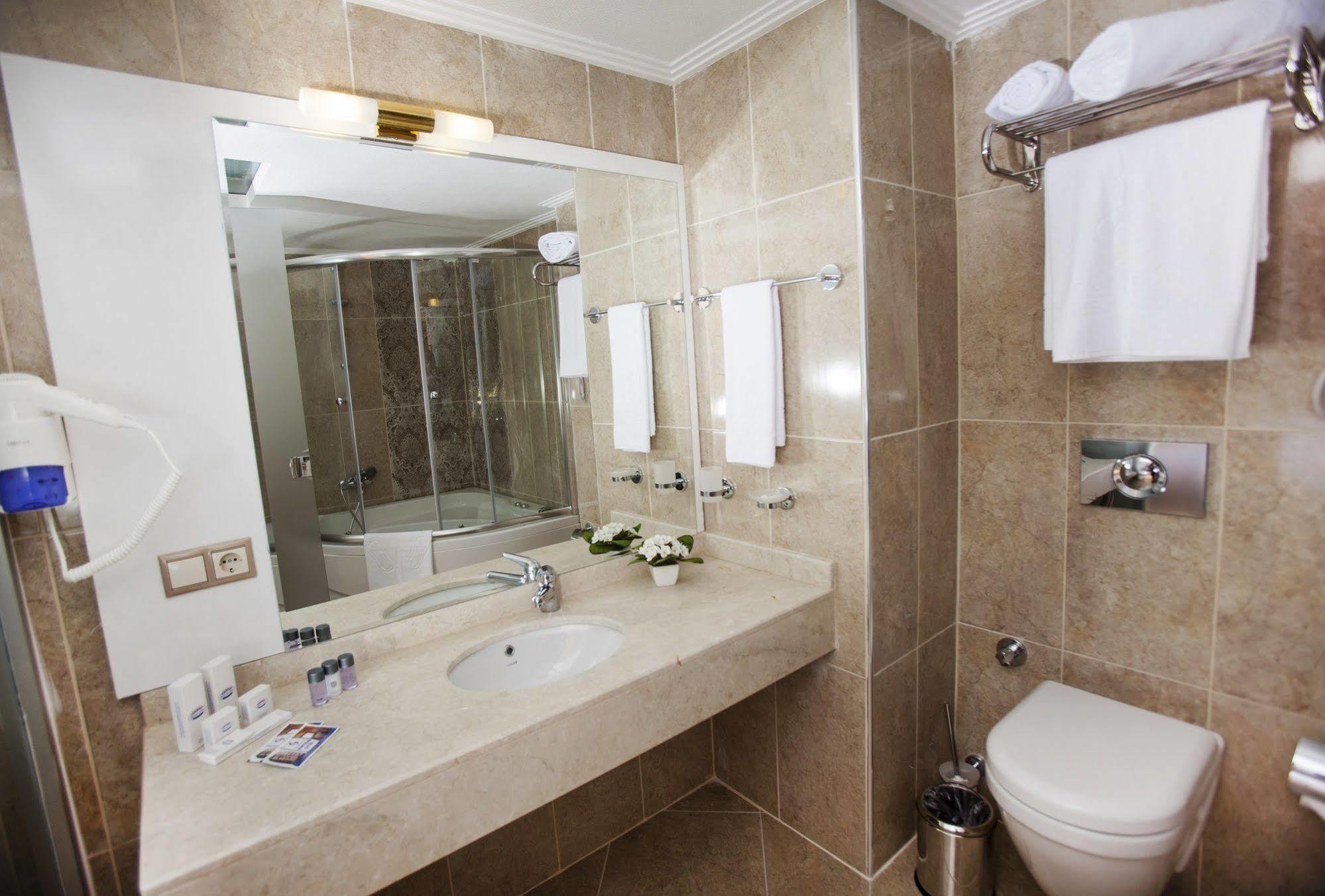 Cukurova Erten Hotel Адана Екстериор снимка